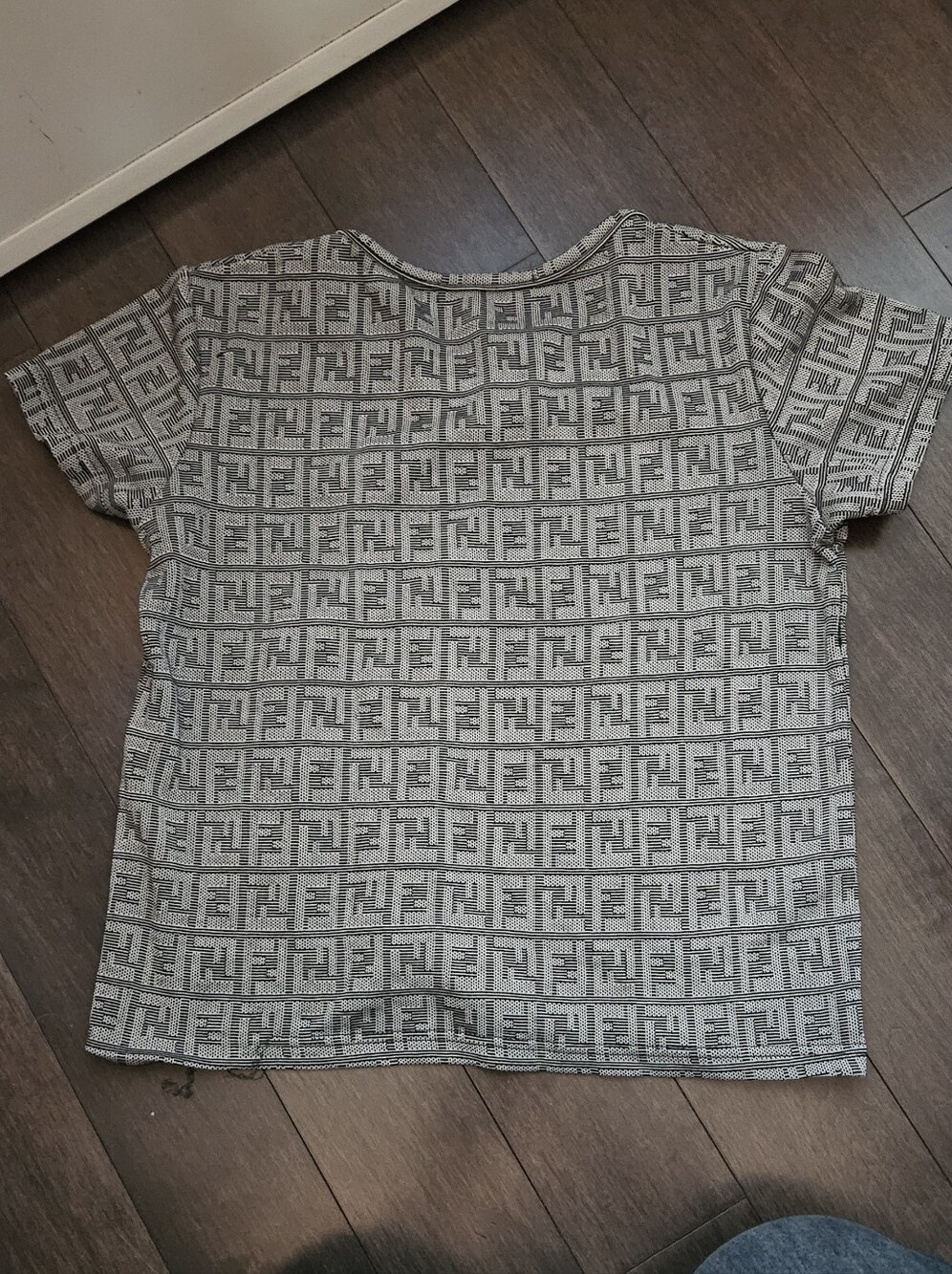 Vintage 1990s Fendi Crop T-shirt featuring grey and silver Zucca monogram - Picture 2 of 4